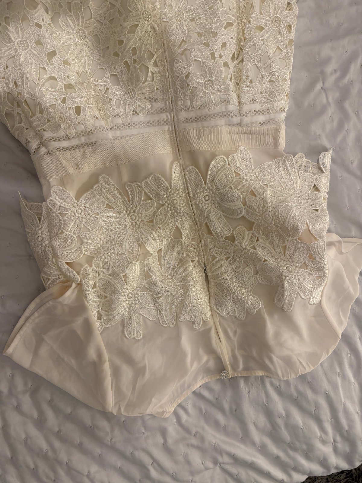 Ted Baker Ivory Floral Lace Midi Dress – Size 3 🤍 thumbnail 4