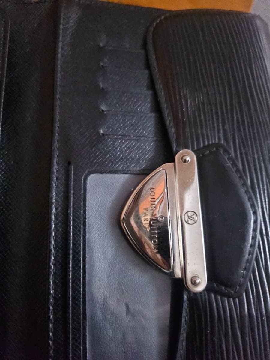 LV Epi Wallet thumbnail 3