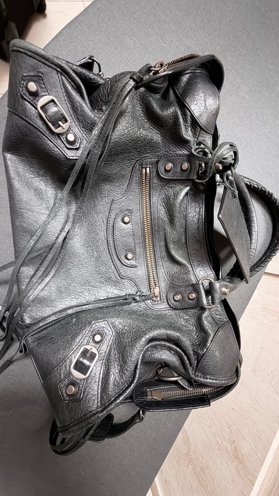 Balenciaga City Shoulder Bag thumbnail 8