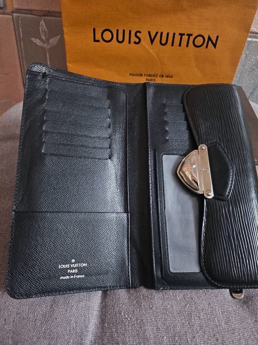 LV Epi Wallet thumbnail 2