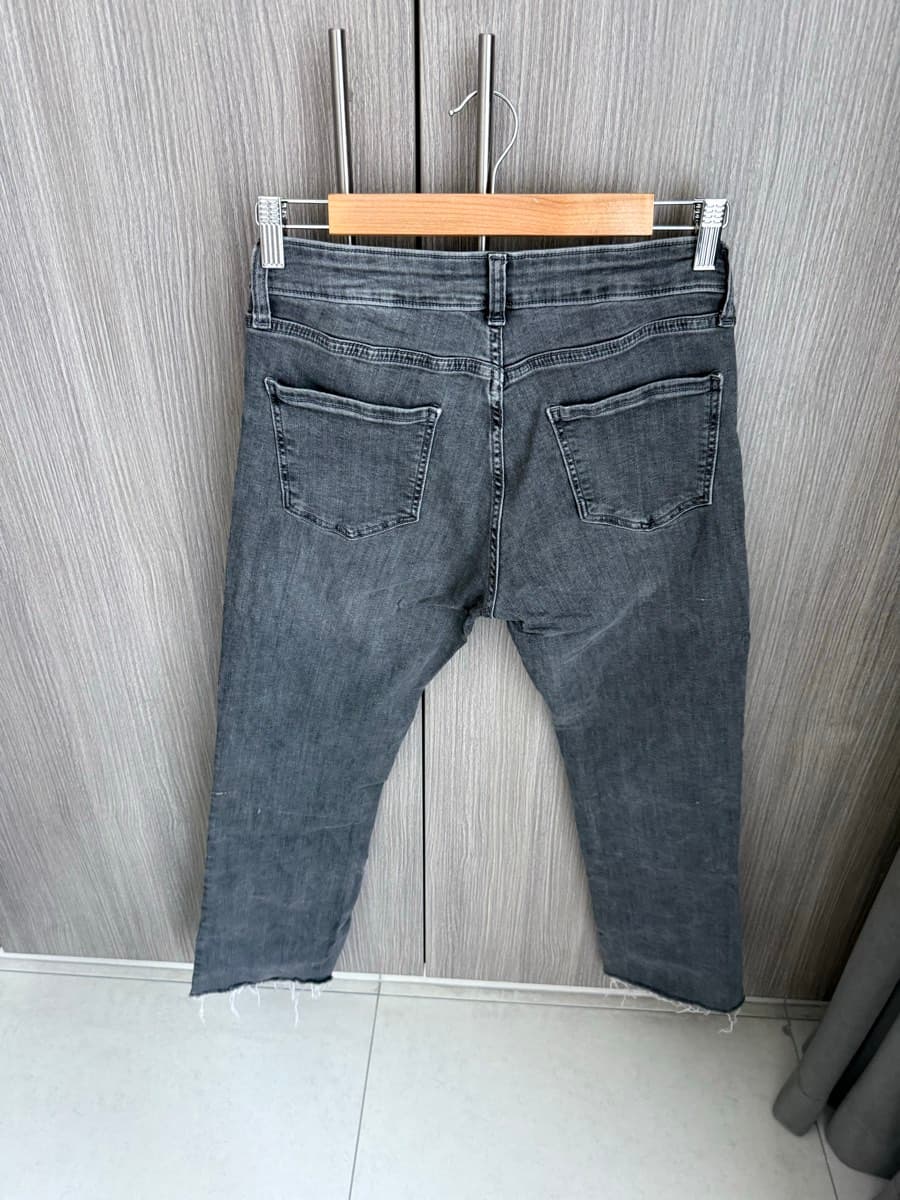 Zara Grey Cropped Jeans thumbnail 2