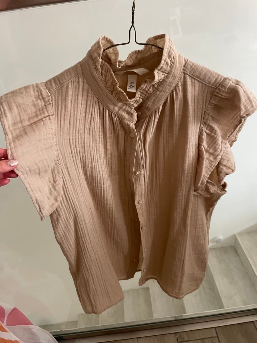 H&M Ruffled Cotton Blouse