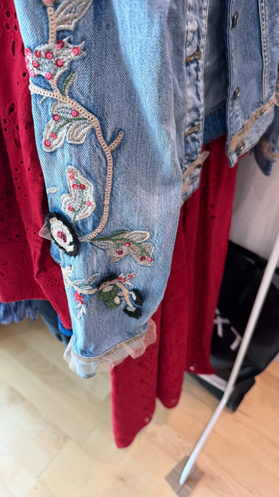 Desigual Embroidered Denim Jacket – Size 44 thumbnail 3