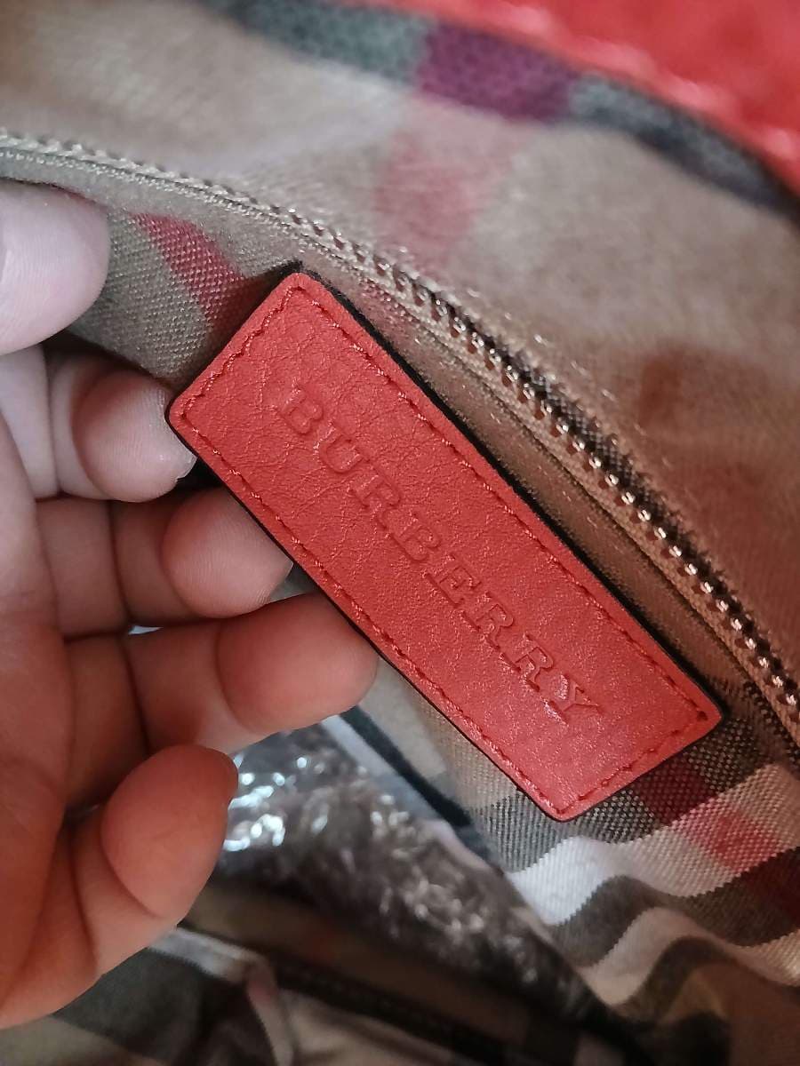 Burberry hobo bag thumbnail 3