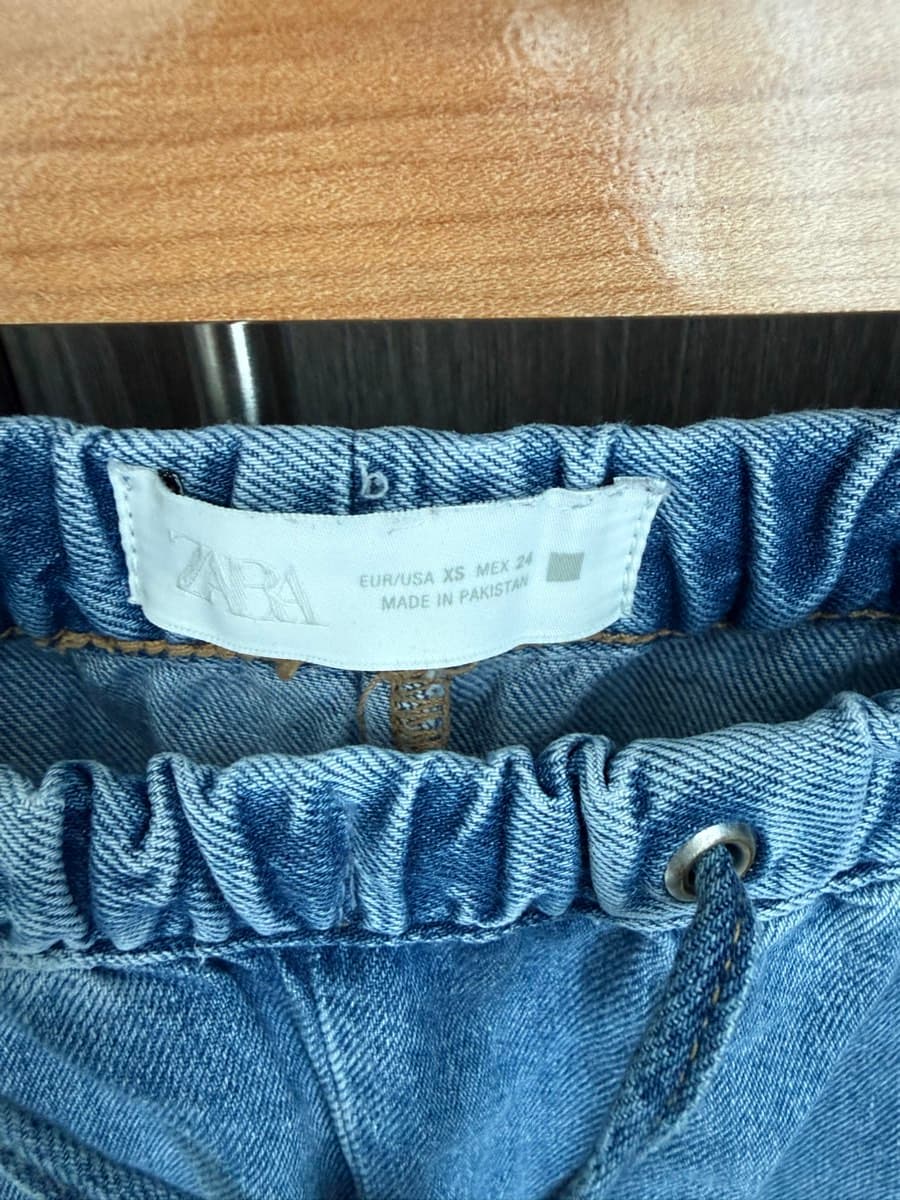 Light Wash Denim Cropped Jeans thumbnail 3