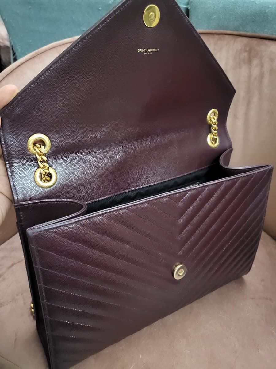 Saint Laurent Grained Leather Envelope Shoulder Bag thumbnail 4