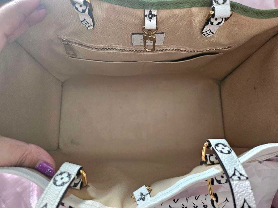 Louis Vuitton Giant Monogram Tote thumbnail 7