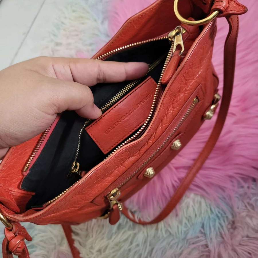 Balenciaga City Shoulder Bag thumbnail 9