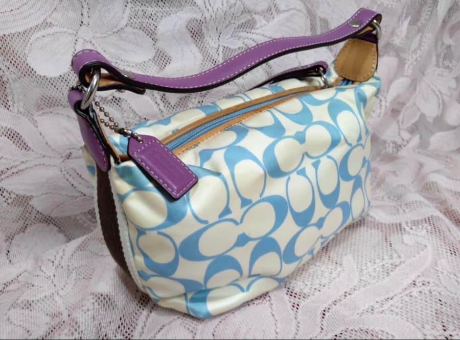 Coach Signature Shoulder Bag thumbnail 5