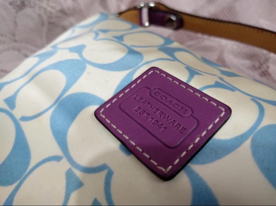 Coach Signature Shoulder Bag thumbnail 8