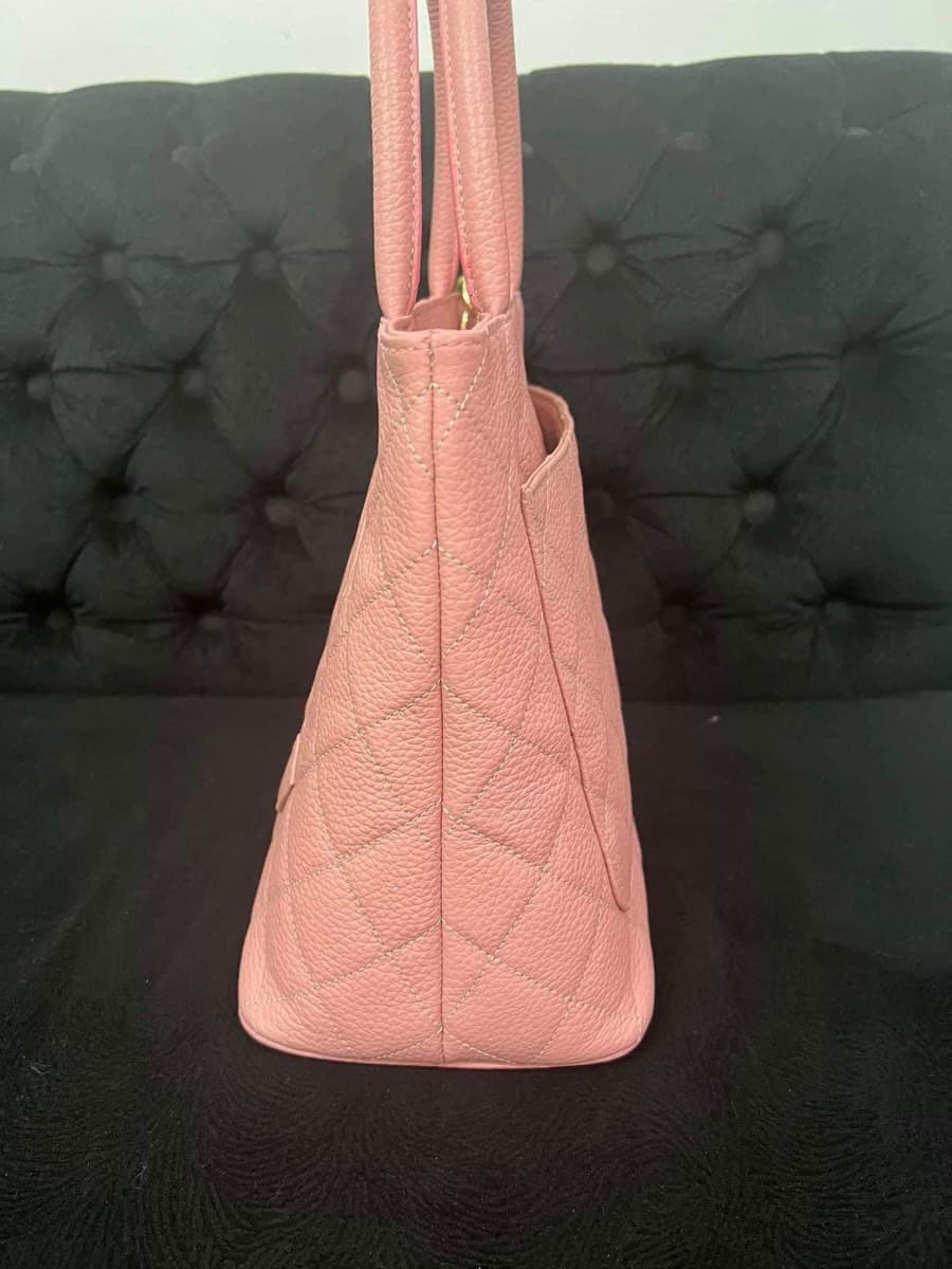 Chanel Medallion Pink Tote Bag thumbnail 4