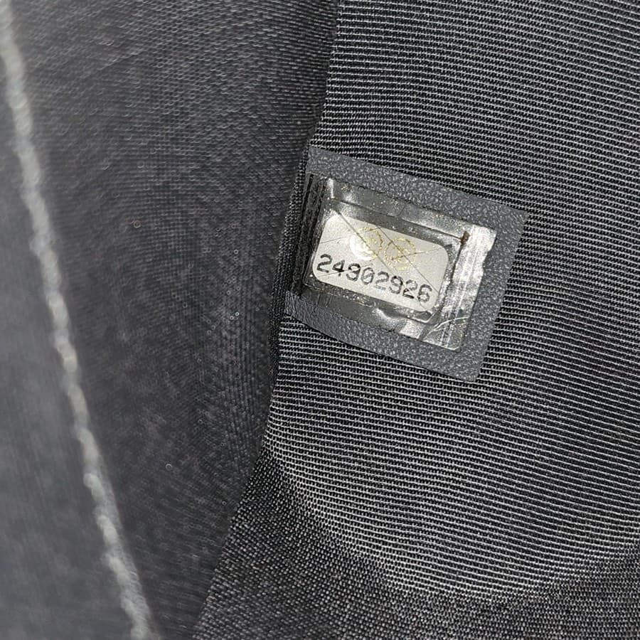 Chanel Limited Edition New Medium Boy Bag thumbnail 10