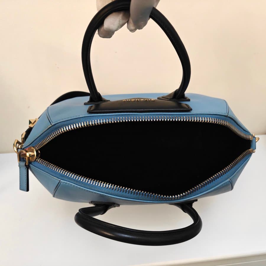 Givenchy Large Antigona Leather Bag thumbnail 8
