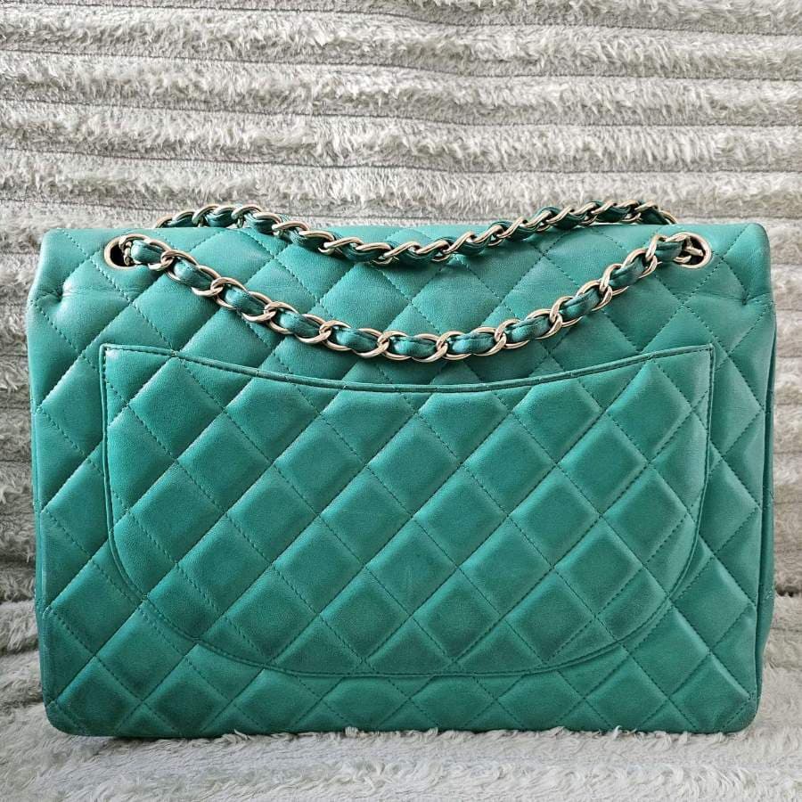 Chanel Classic Maxi Flap Bag thumbnail 2