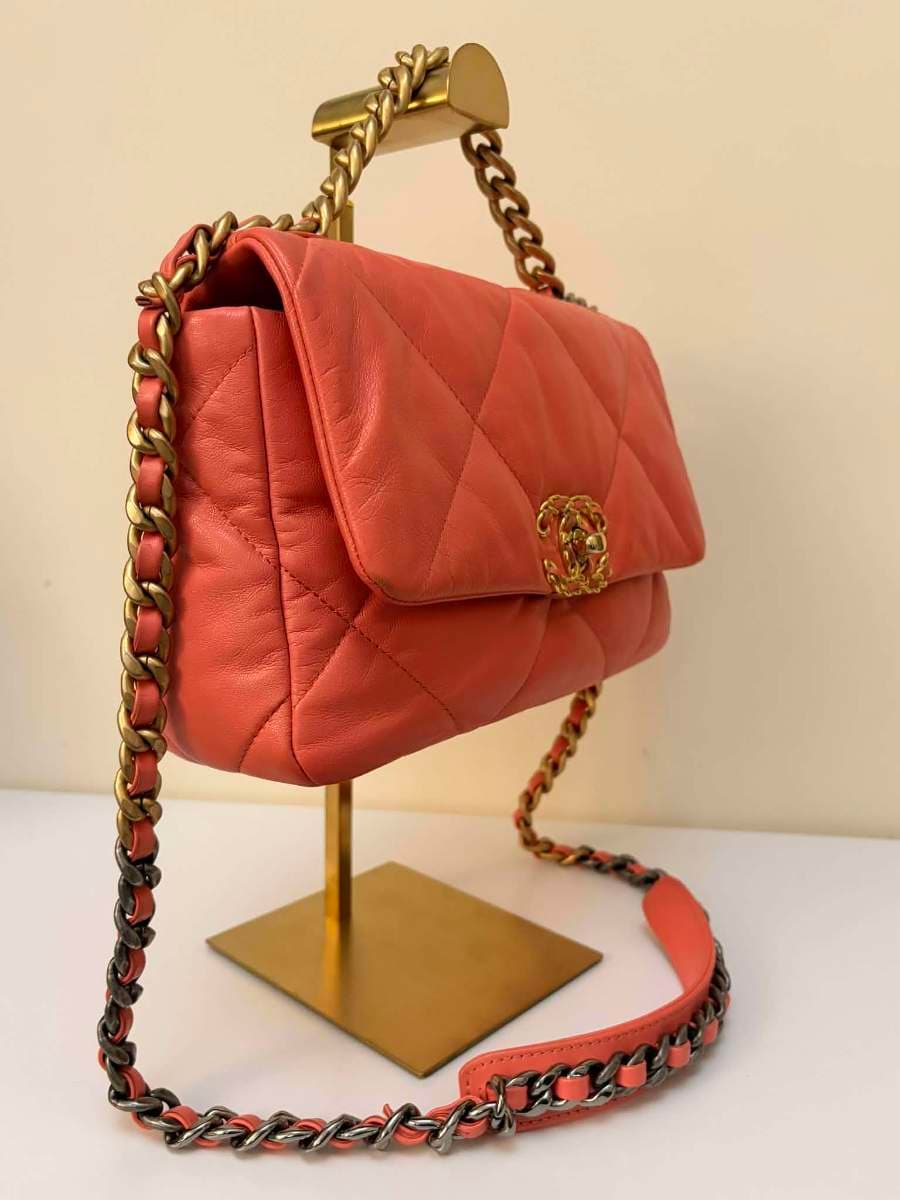 Chanel 19 Coral Leather Bag thumbnail 3