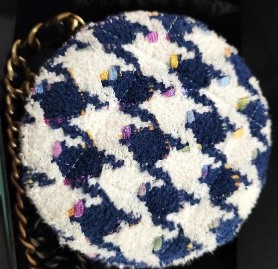 Chanel 19 Tweed Round Crossbody Bag thumbnail 5
