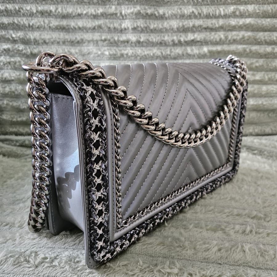 Chanel Limited Edition New Medium Boy Bag thumbnail 2