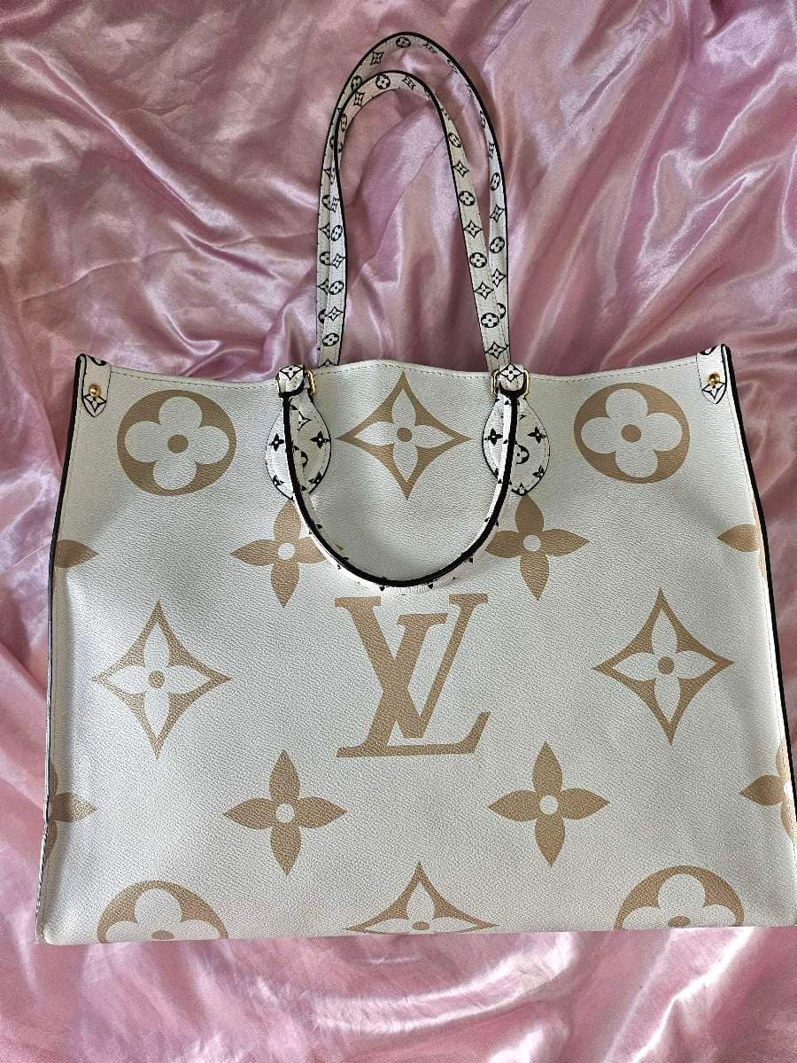 Louis Vuitton Giant Monogram Tote thumbnail 2