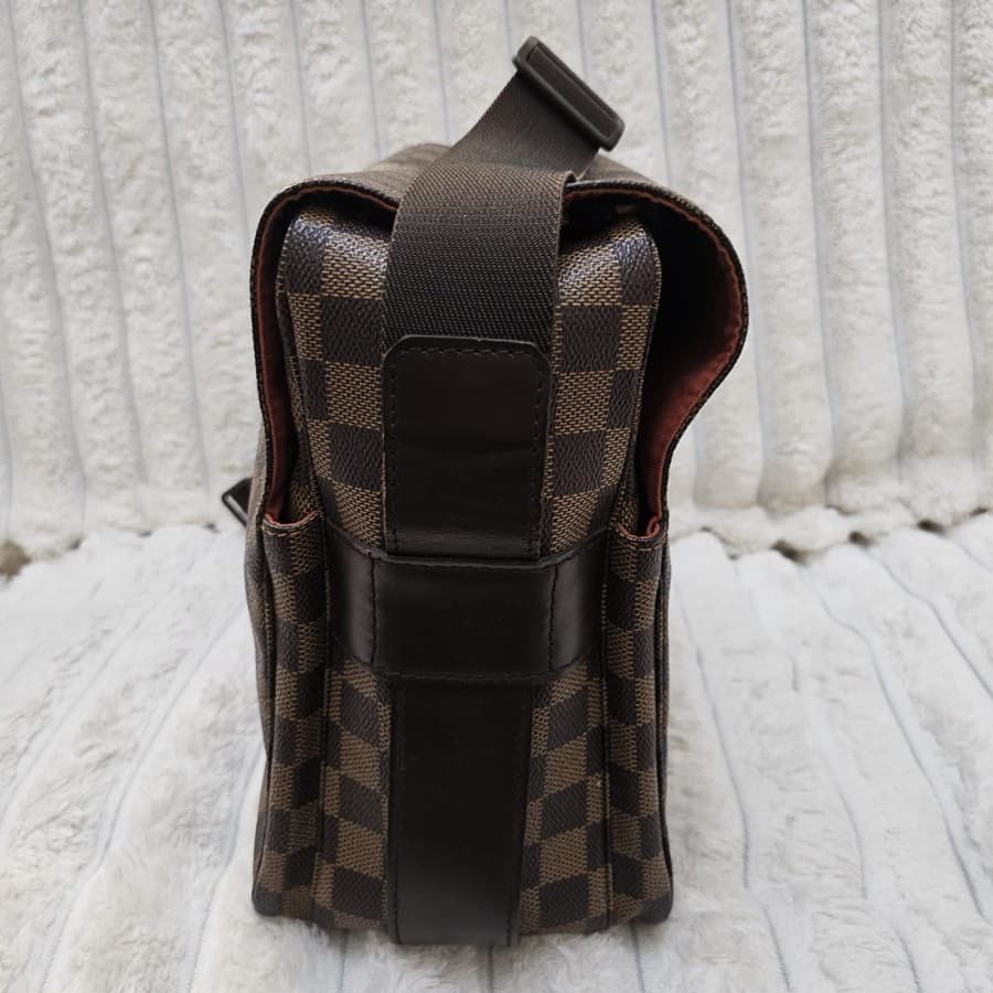 Louis Vuitton Damier Messenger Bag thumbnail 4