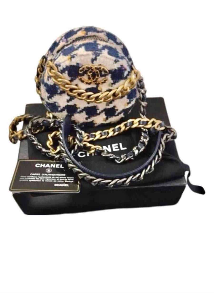 Chanel 19 Tweed Round Crossbody Bag