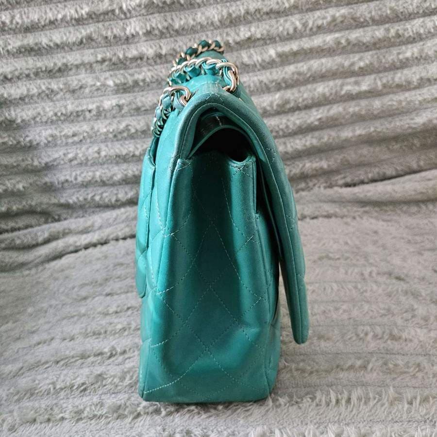 Chanel Classic Maxi Flap Bag thumbnail 7