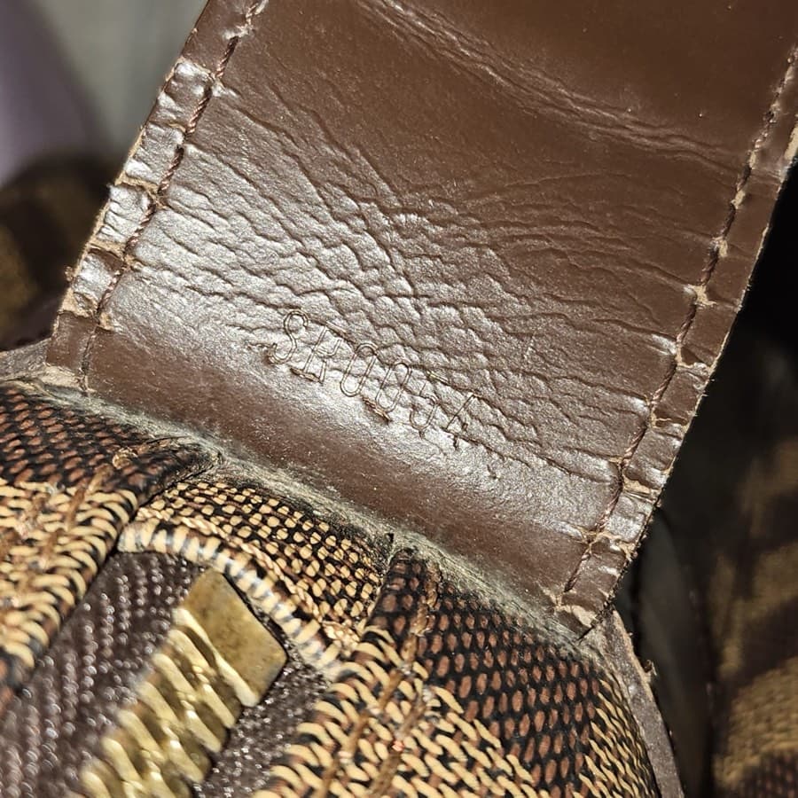 Louis Vuitton Damier Messenger Bag thumbnail 8