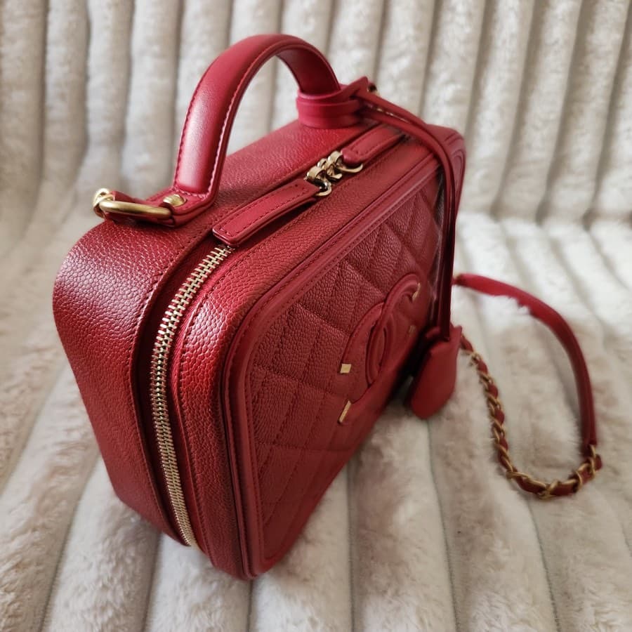 Chanel Filigree Quilted Vanity Bag thumbnail 8