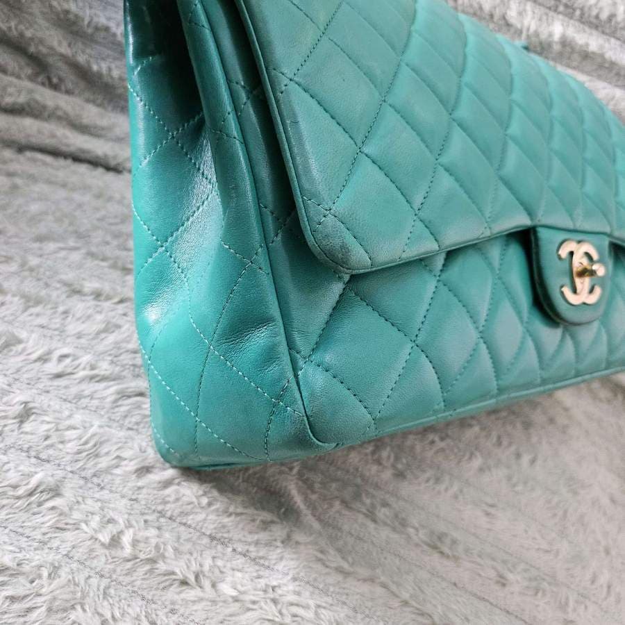 Chanel Classic Maxi Flap Bag thumbnail 5