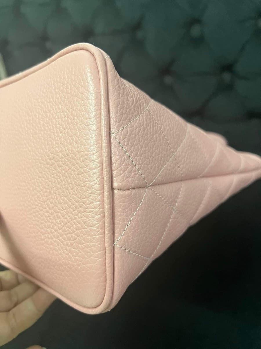 Chanel Medallion Pink Tote Bag thumbnail 9