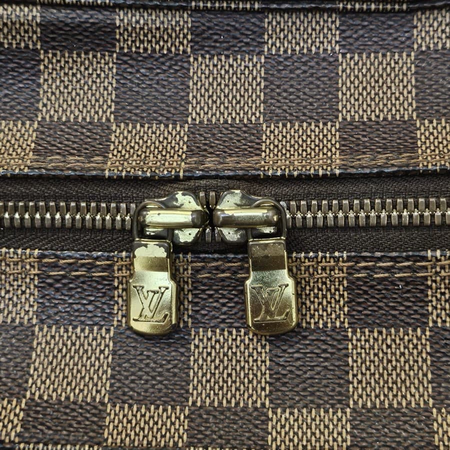 Louis Vuitton Damier Messenger Bag thumbnail 10