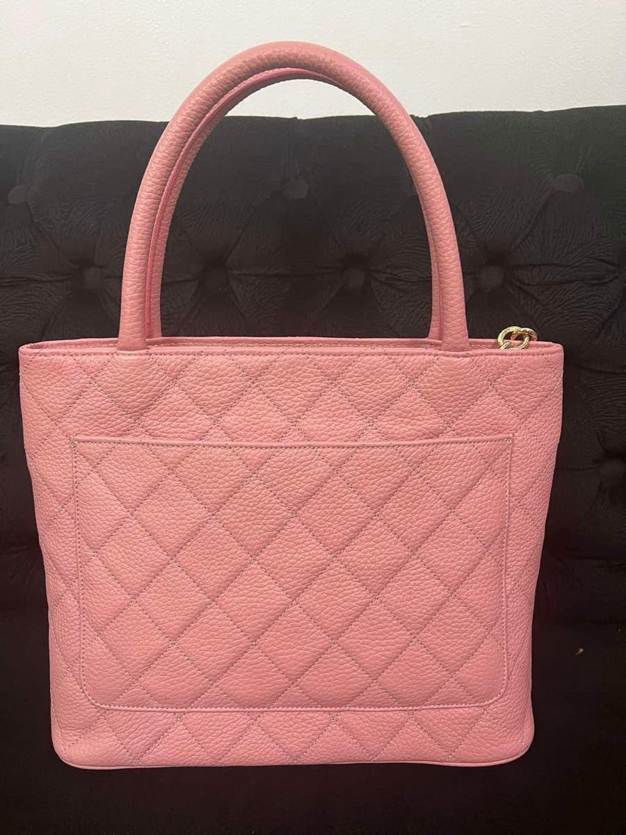 Chanel Medallion Pink Tote Bag thumbnail 2