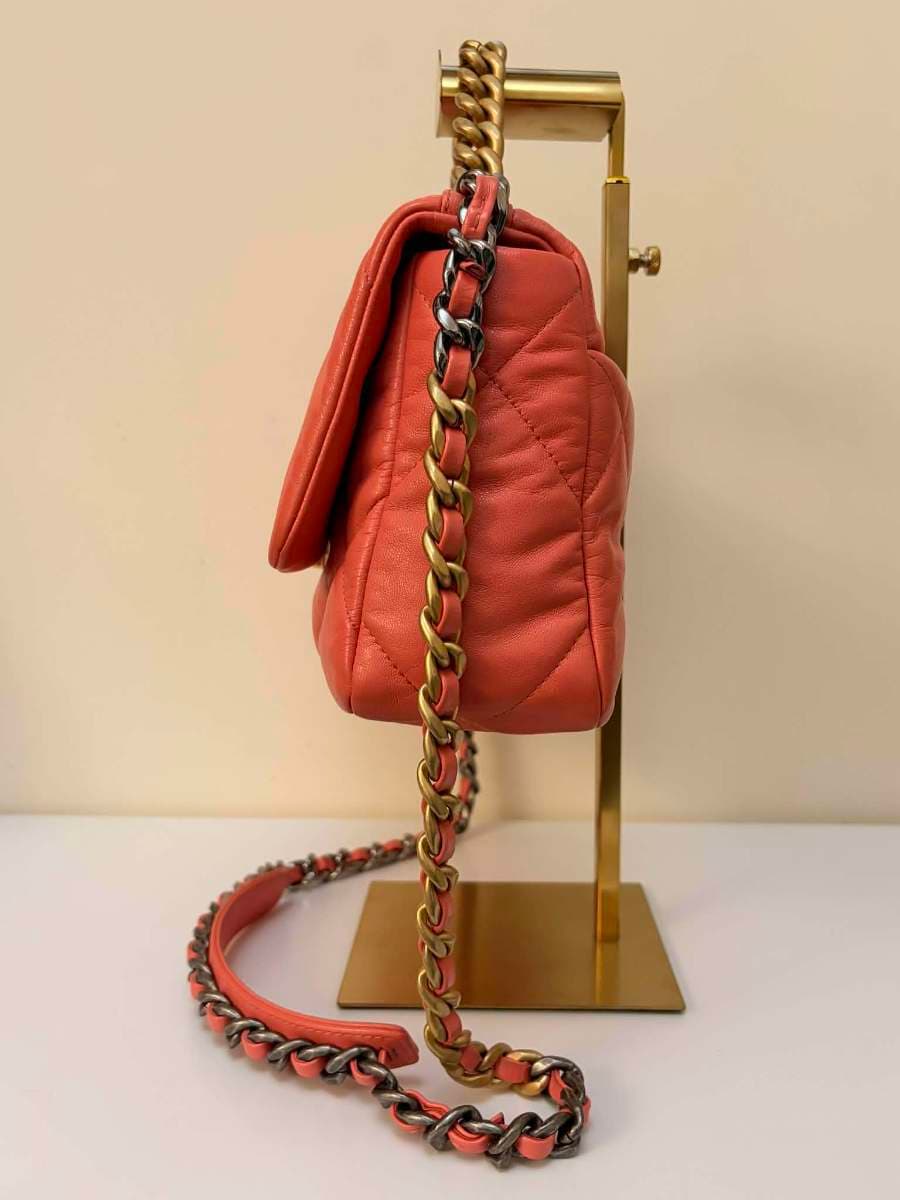 Chanel 19 Coral Leather Bag thumbnail 7