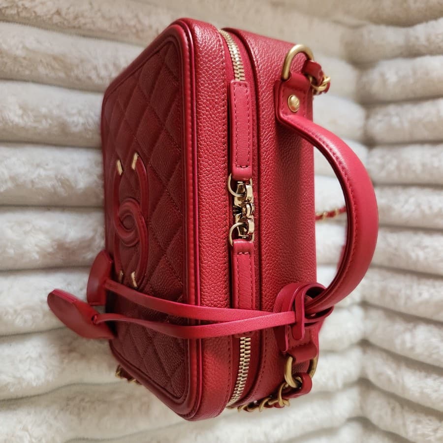 Chanel Filigree Quilted Vanity Bag thumbnail 3