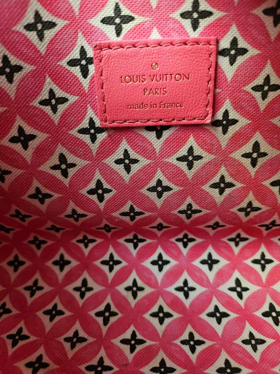 Louis Vuitton Monogram PM On the Go Tote Bag thumbnail 10