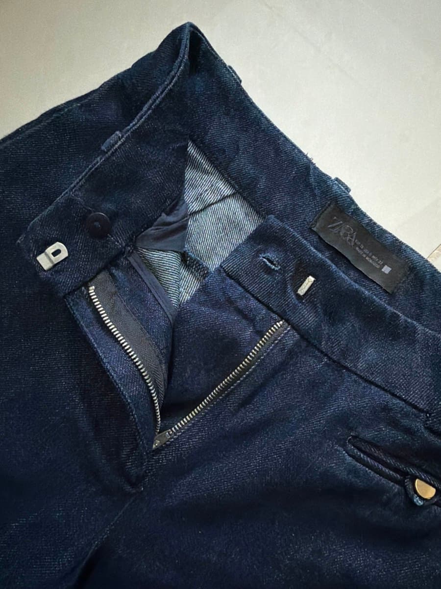 Dark Wash Wide-Leg Jeans thumbnail 3
