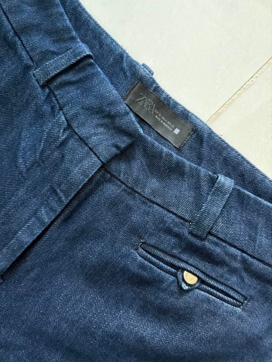 Dark Wash Wide-Leg Jeans thumbnail 2