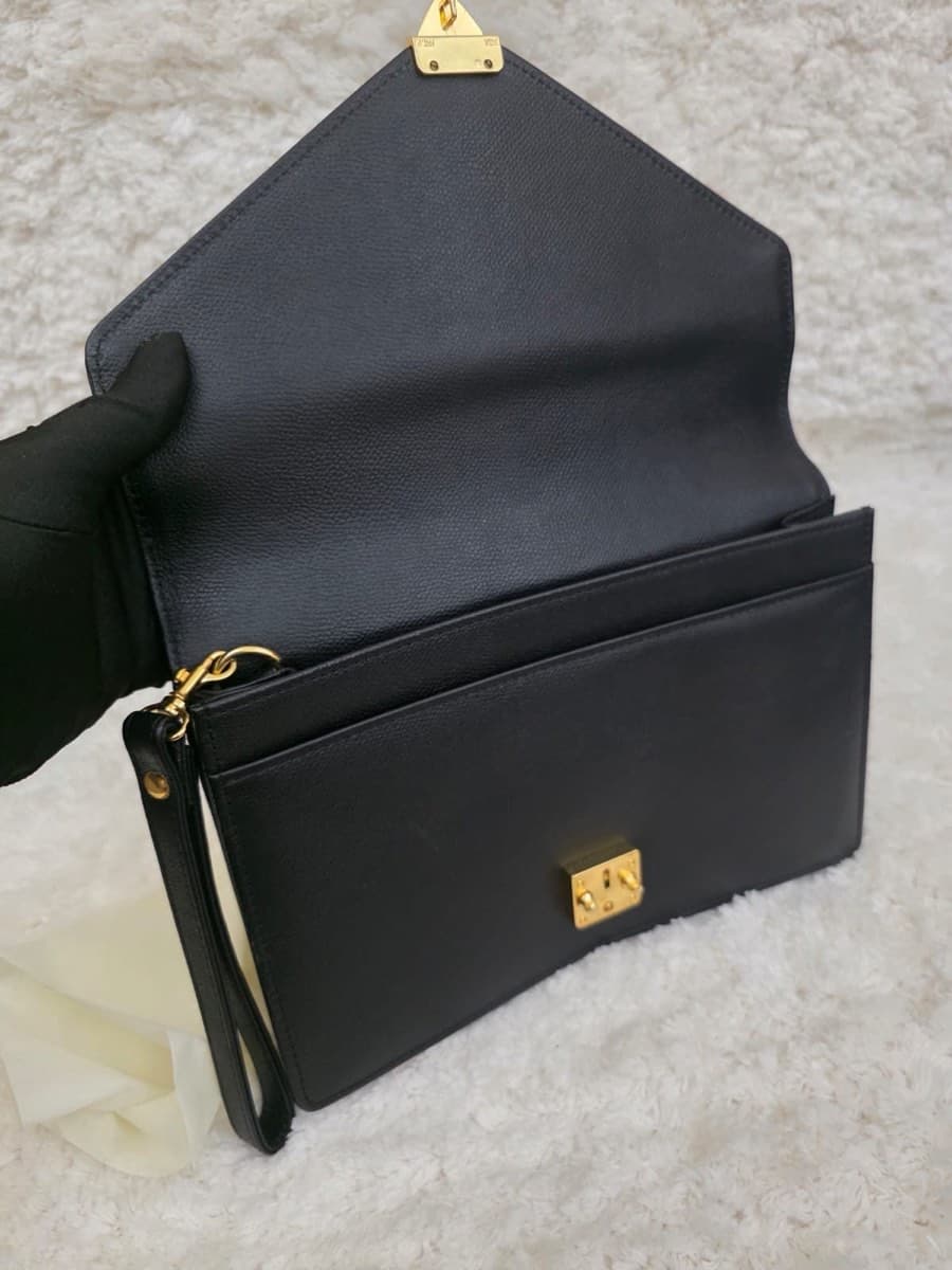 Yves Saint Laurent Clutch thumbnail 9