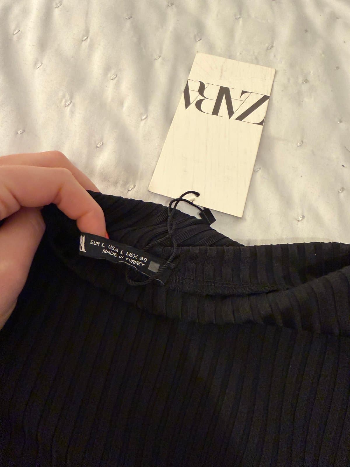 ZARA Black Pleated Maxi Dress with Red Contrast Trim – Size L – Brand New with Tags thumbnail 4