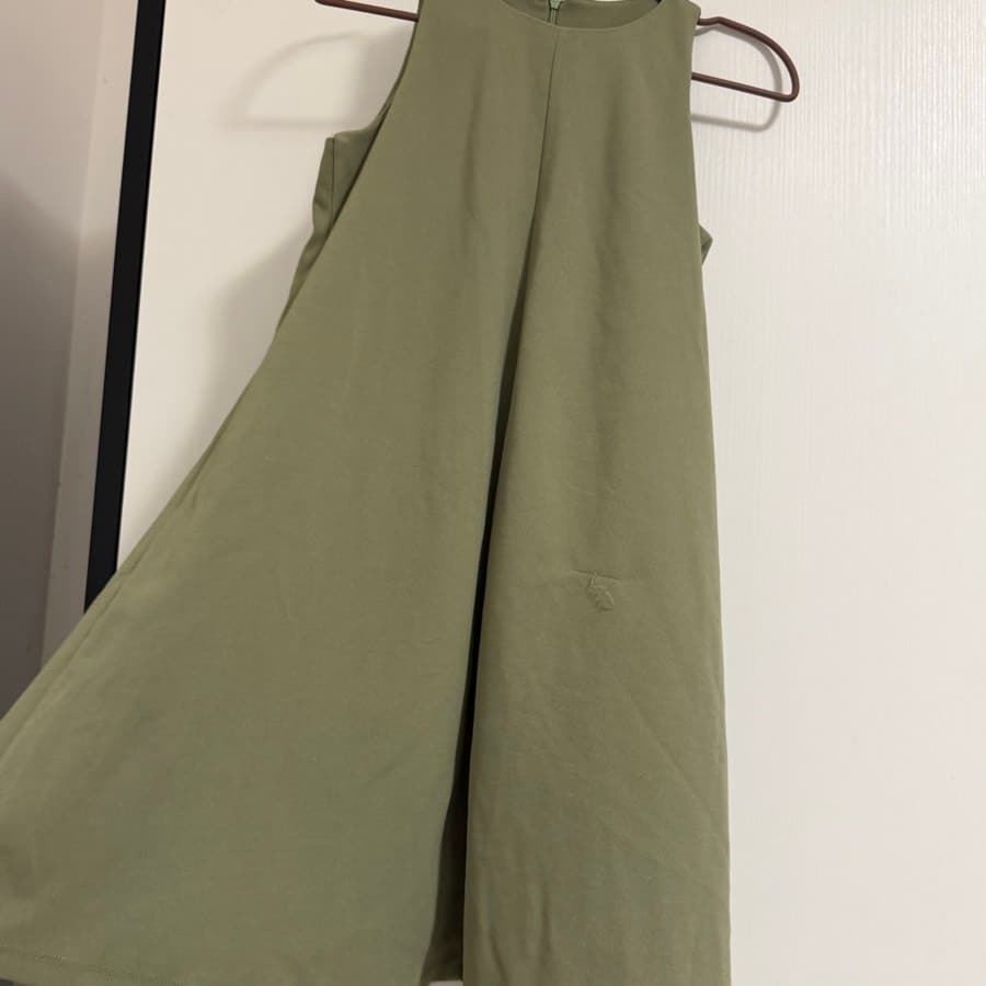 Green Sleeveless Midi Dress