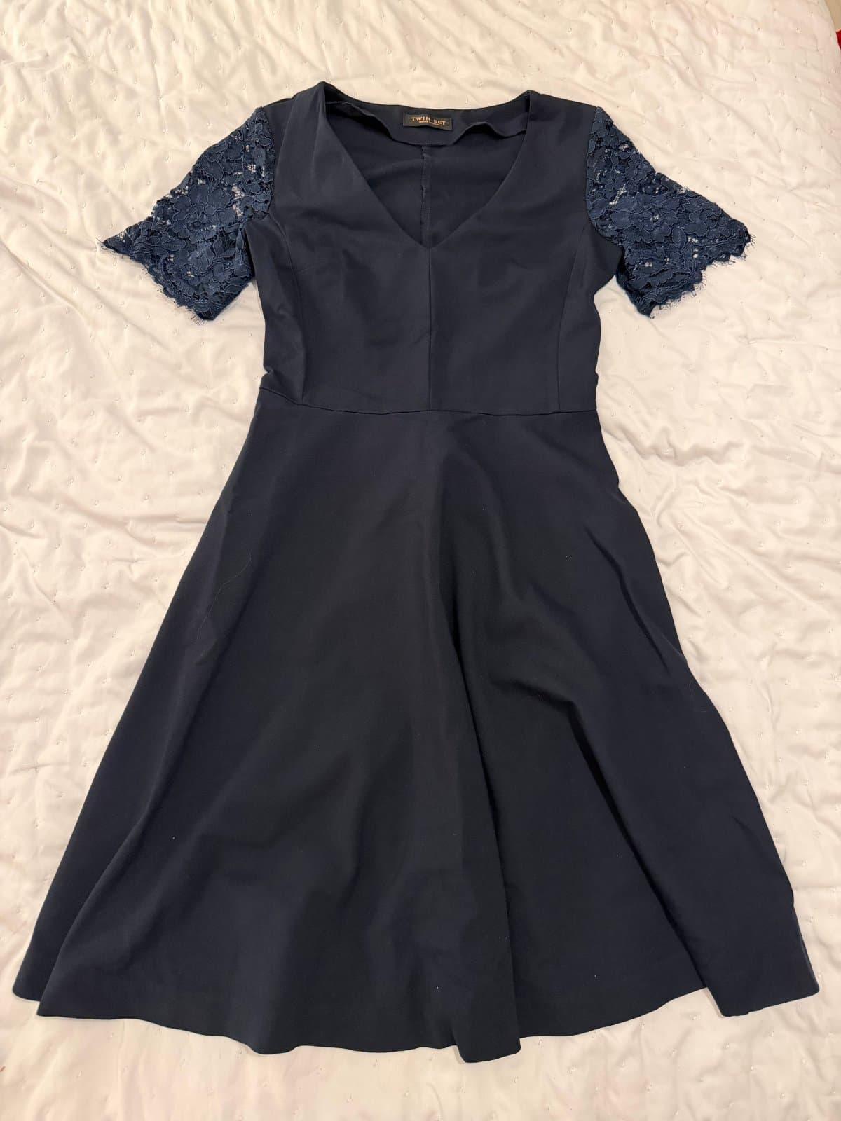 Twin-Set Simona Barbieri Navy Lace Sleeve Midi Dress – Size M thumbnail 2