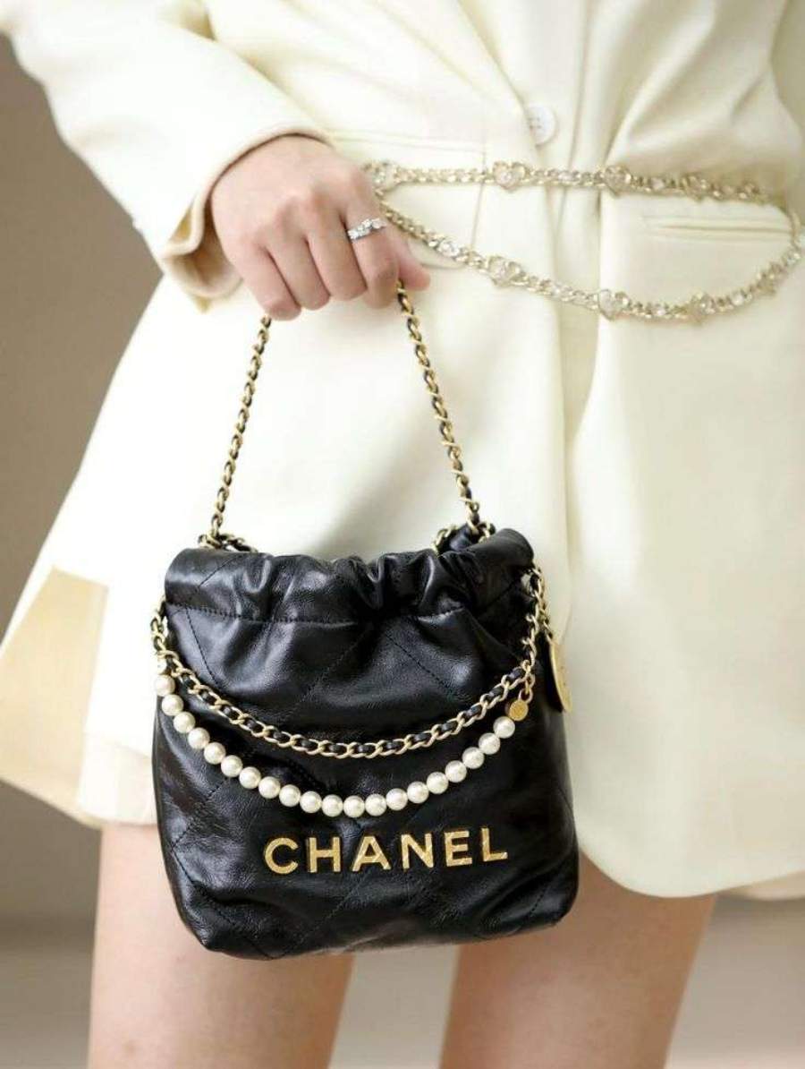 Chanel Quilted Drawstring Bag thumbnail 9