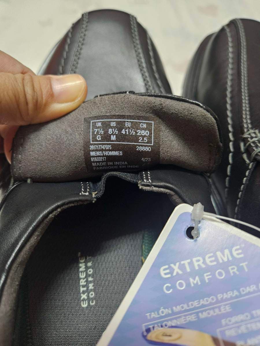 Original Clarks Black Leather Slip-On Shoes thumbnail 8