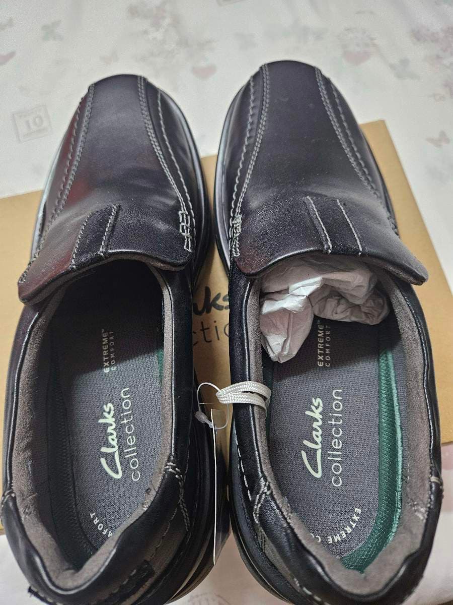 Original Clarks Black Leather Slip-On Shoes thumbnail 2