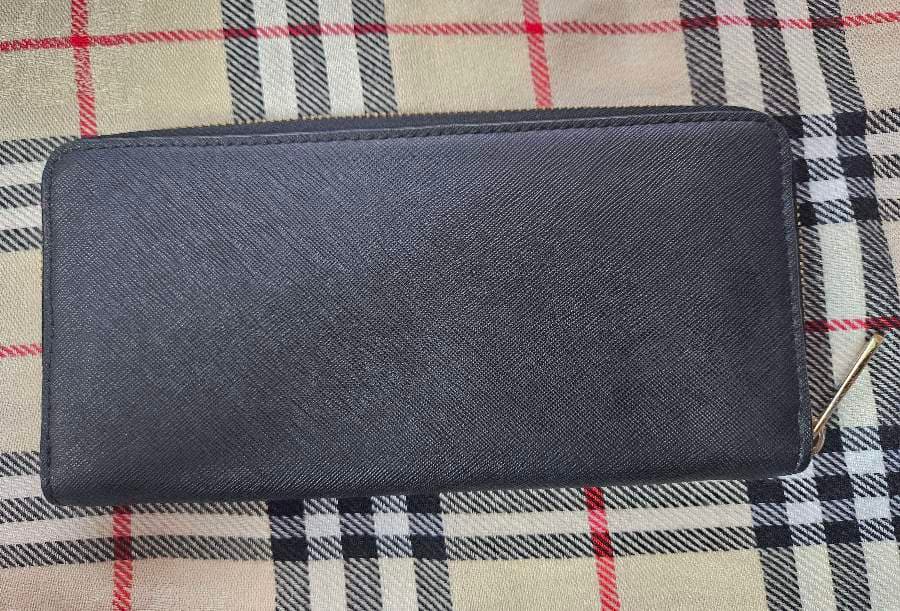 Michael Kors Zip Wallet thumbnail 2