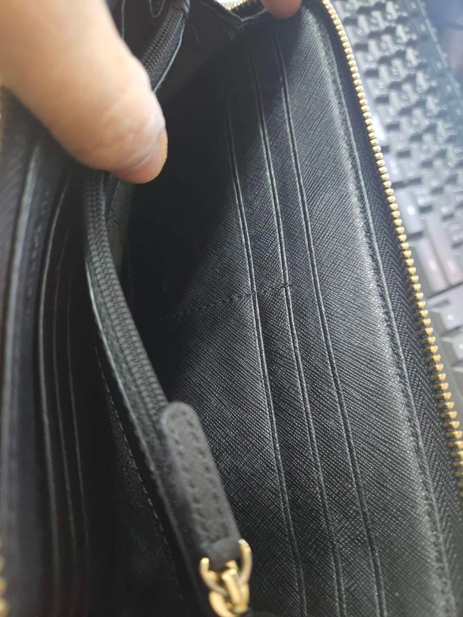 Michael Kors Zip Wallet thumbnail 7