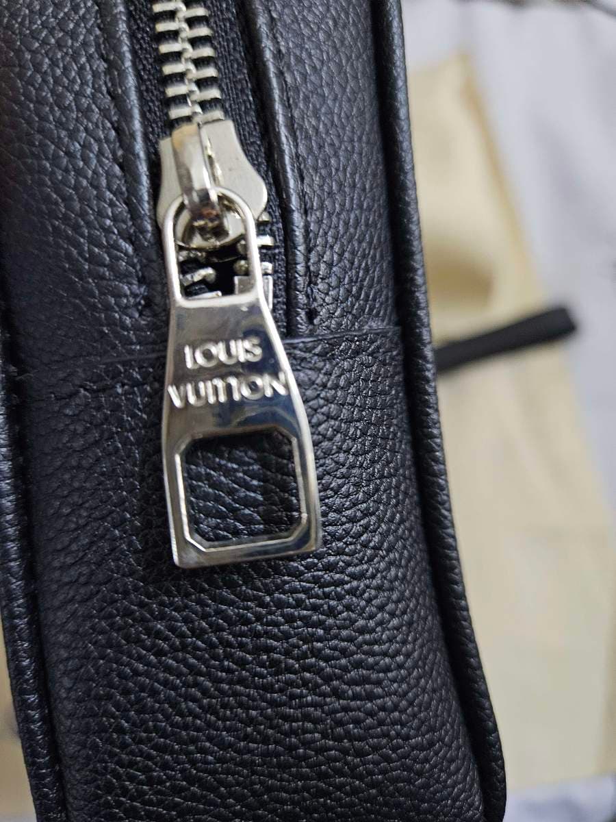 Louis Vuitton Black Clutch Bag thumbnail 7