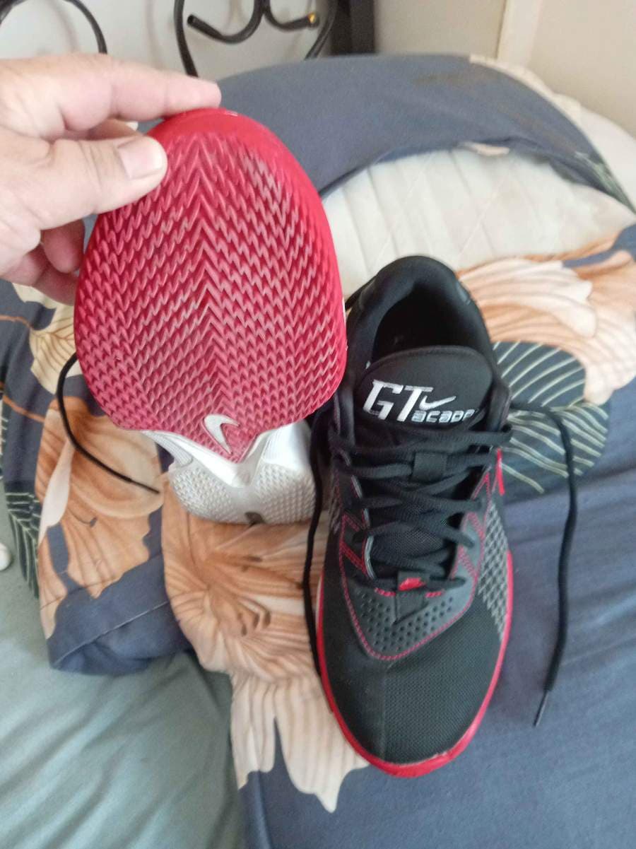 Nike Black Red Sneakers thumbnail 9