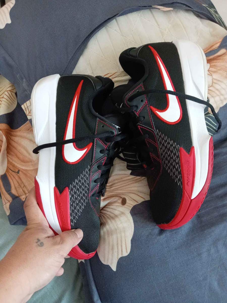 Nike Black Red Sneakers thumbnail 10