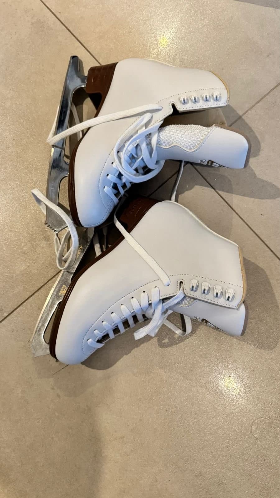 White Figure Ice Skates thumbnail 3