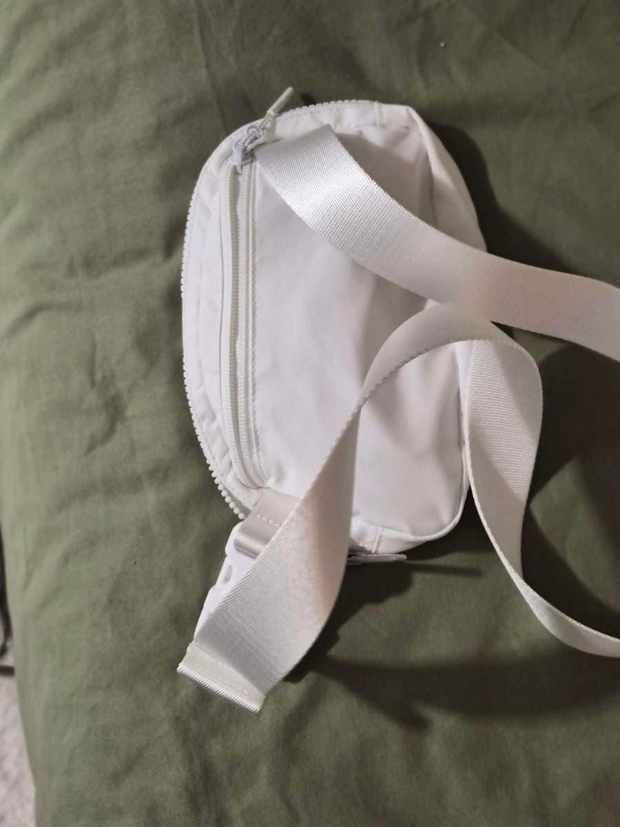 Lululemon White Nylon Crossbody Bag thumbnail 2